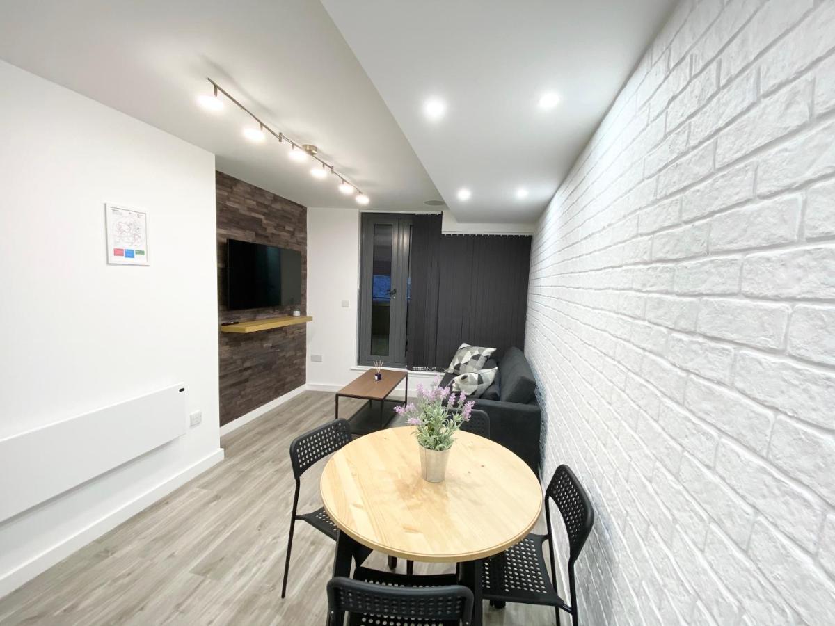 The Works - Private One Bedroom Apartment 맨체스터 외부 사진