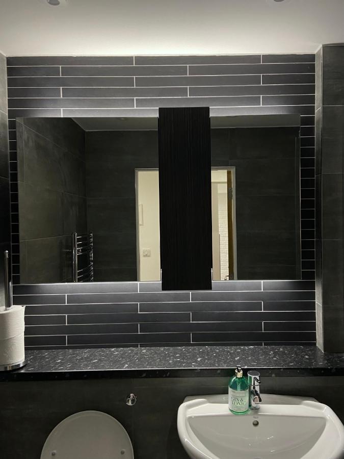 The Works - Private One Bedroom Apartment 맨체스터 외부 사진